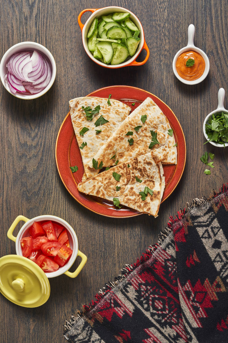 Quesadillas z pulled pork i serem BBQ, sos 1000wysp, warzywa 25 4.99 Quesadillas z pulled pork i serem BBQ, sos 1000wysp, warzywa