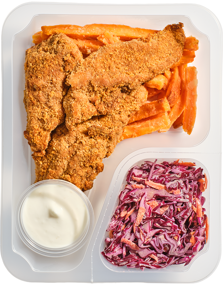 Stripsy z kurczaka z dipem czosnkowym, frytkami z batata i colesławem z czerwonej kapusty